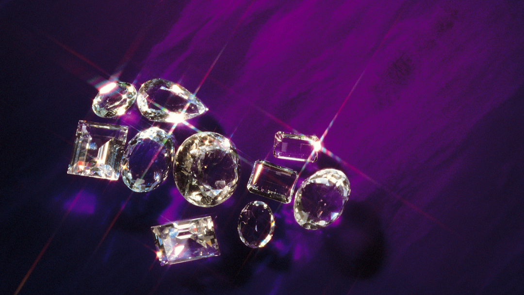 What Makes a Diamond Sparkle?