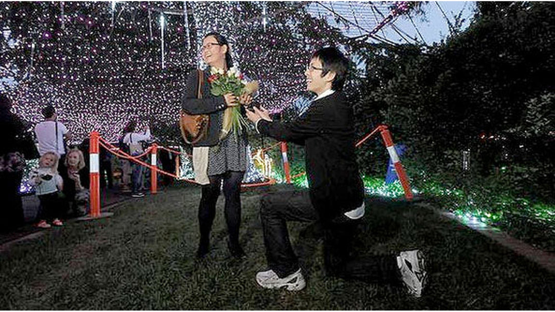 Aussie Couple Kicks Off the Holiday Season With a Marriage Proposal... — AJ's Jewelry Ridgewood Queens NY