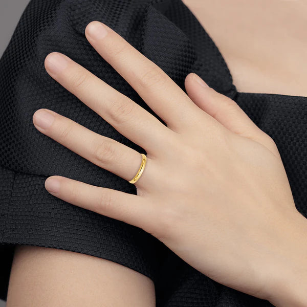 14K Yellow Gold 3mm Half Round Wedding Band Close-Up Detail