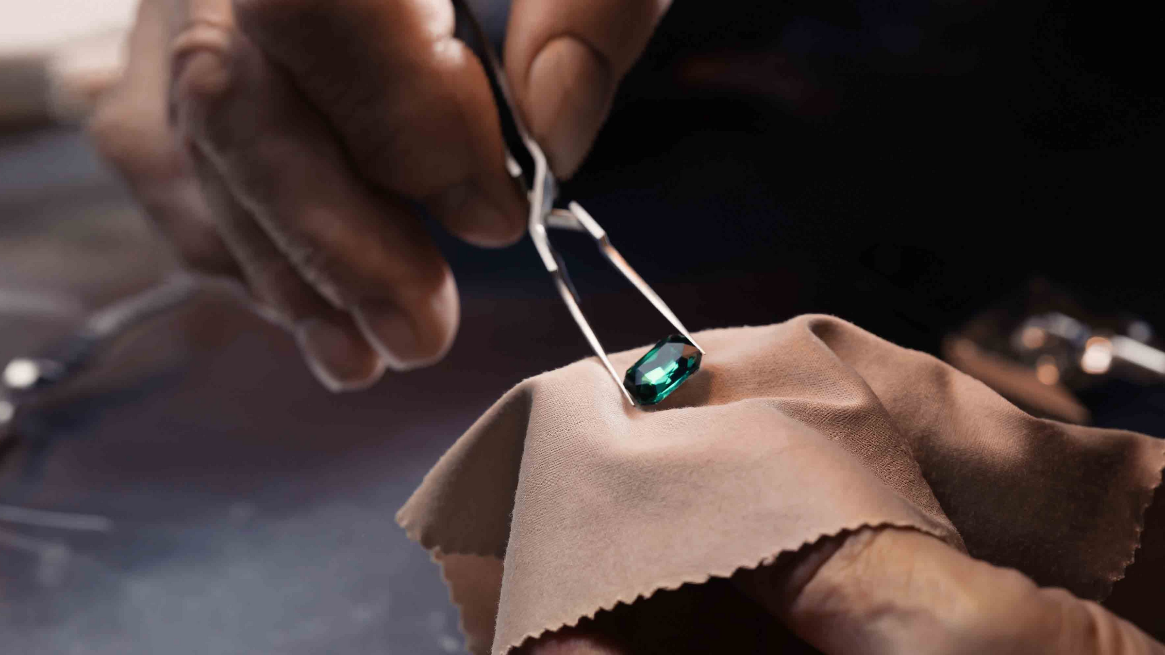 A Jeweler sourcing an Emerald to replace for a piece of jewelry