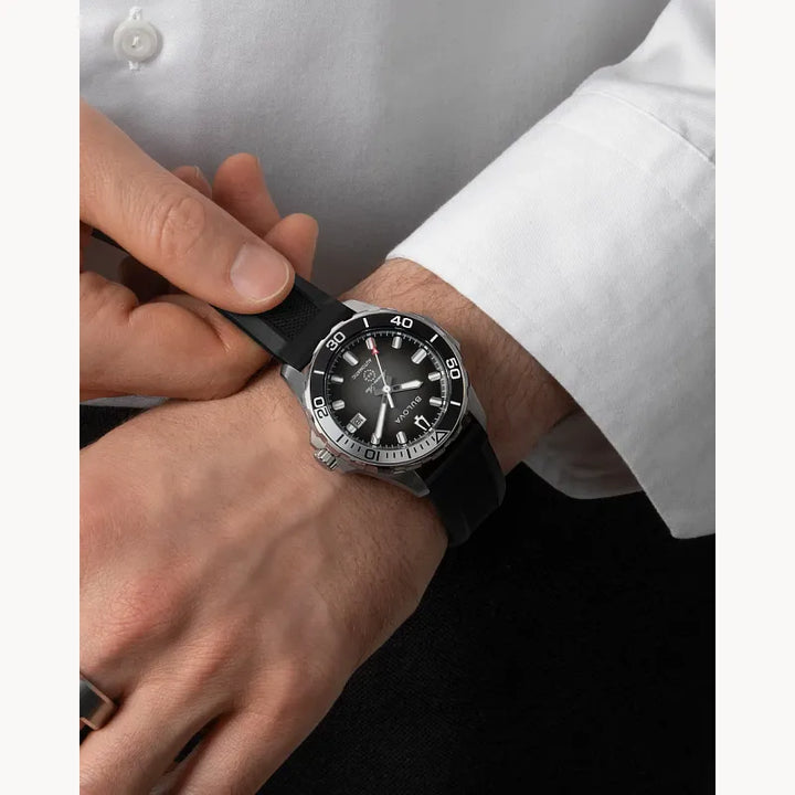 Bulova Marine Star watch 98B465 — case back