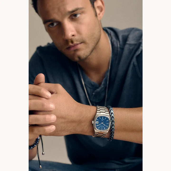 Bulova Super Seville 96B440 watch — clasp detail
